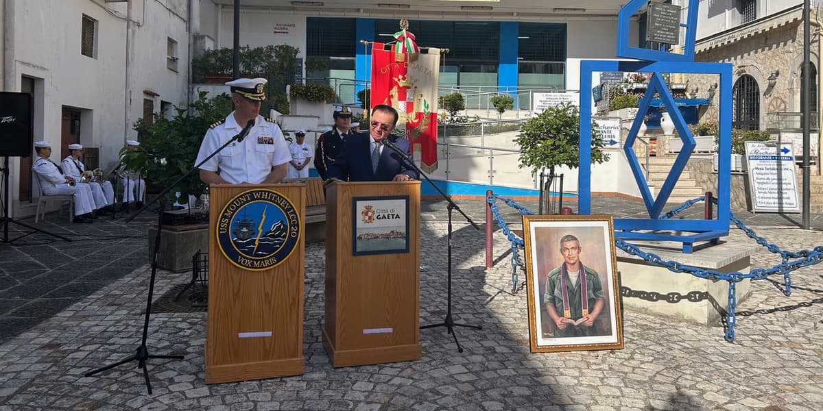 Gaeta: americani e italiani commemorano il cappellano Vincent Capodanno eroe di origini gaetane nel 56° anniversario della scomparsa