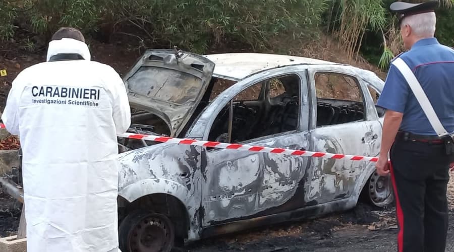 Incendiata l'auto del sindaco di Lenola. Elena Palazzo: Grave atto intimidatorio