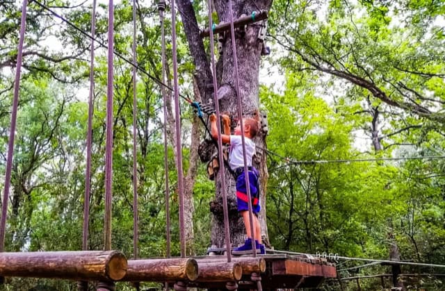 Il Parco sospeso di Gianola e del Monte di Scauri, un parco avventura