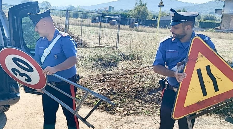Segnali stradali rubati. Denunciato un uomo per ricettazione. La refurtiva è stata restituita all'ANAS
