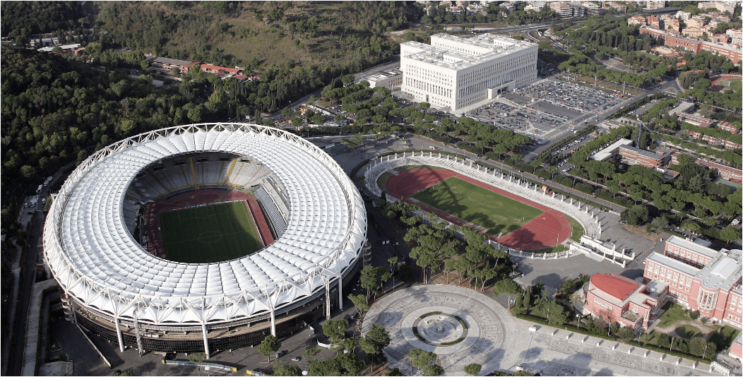 Calcio, all'Olimpico il derby Lazio-Roma