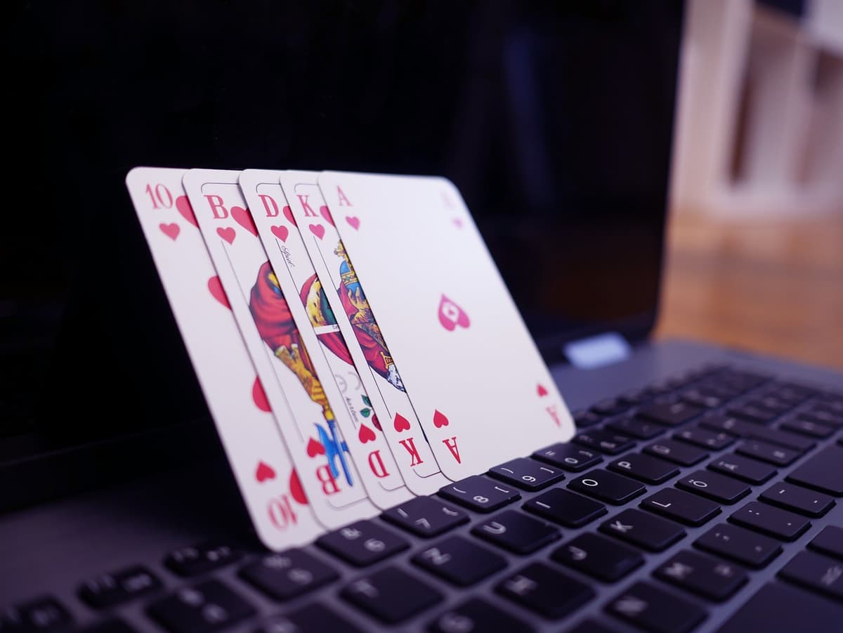 Come funziona davvero il percorso «punti → token → stablecoin»