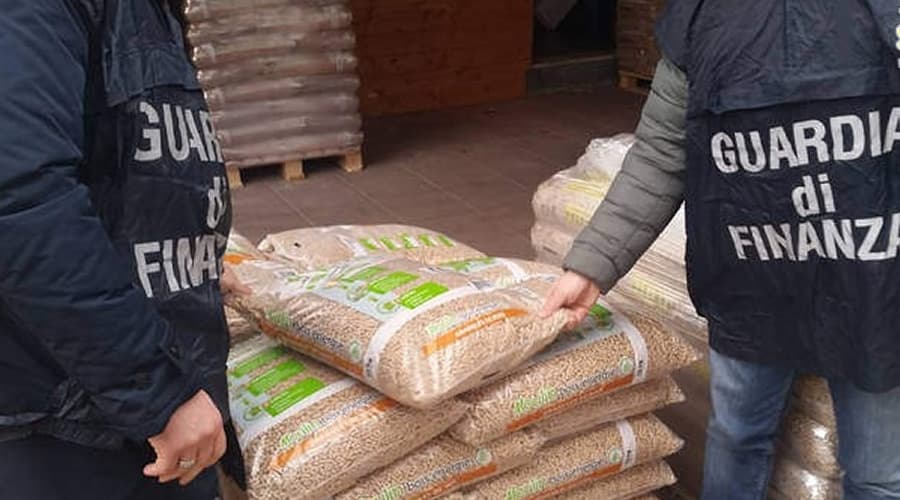 Guardia di Finanza di Latina: frode fiscale nel commercio del pellet. Sequestrati oltre 700mila euro