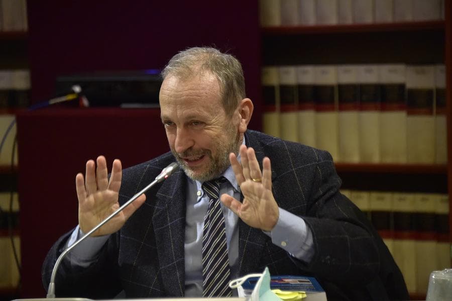 Il governo e le riforme istituzionali: le prime voci di dissenso dei docenti universitari