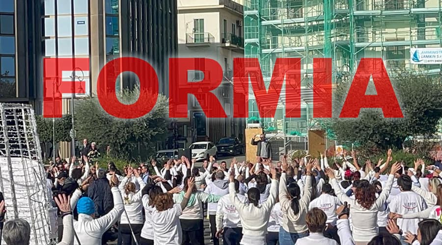 Formia: flash mob "What a feeling Mob Dance"