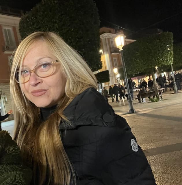 Michela Schiavone, artista e creatrice di monili a Fondi