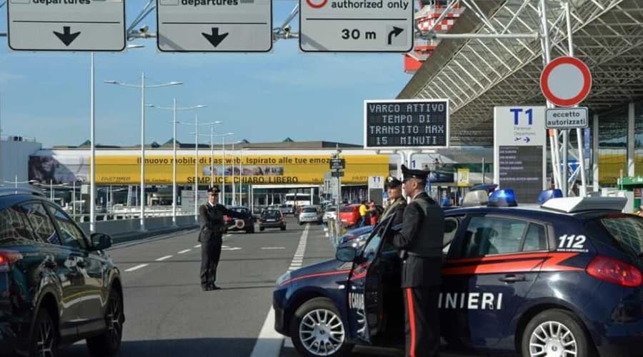 I Carabinieri di Formia hanno prelevato un cittadino colpito da un Mandato di Arresto Europeo