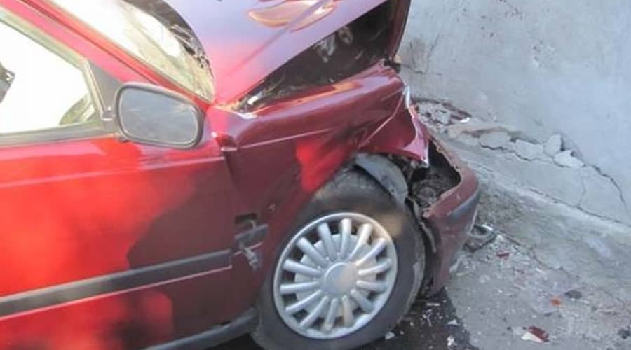 Fondi: finisce contro un muro. Si rifiuta di eseguire l'acol test