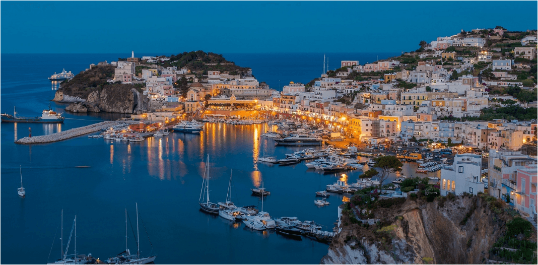 Ponza tra le 20 mete del 2024