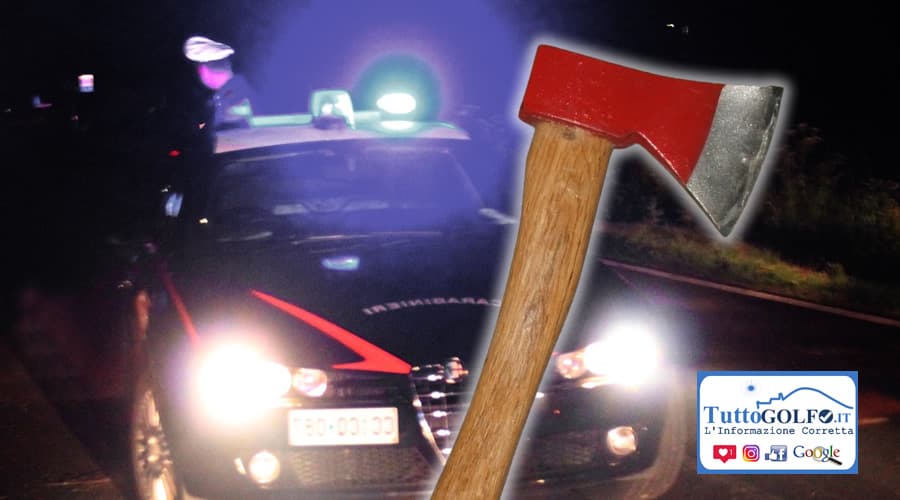Agita due accette minacciando ed insultando la compagna e la figlia minore. In Provincia di Latina