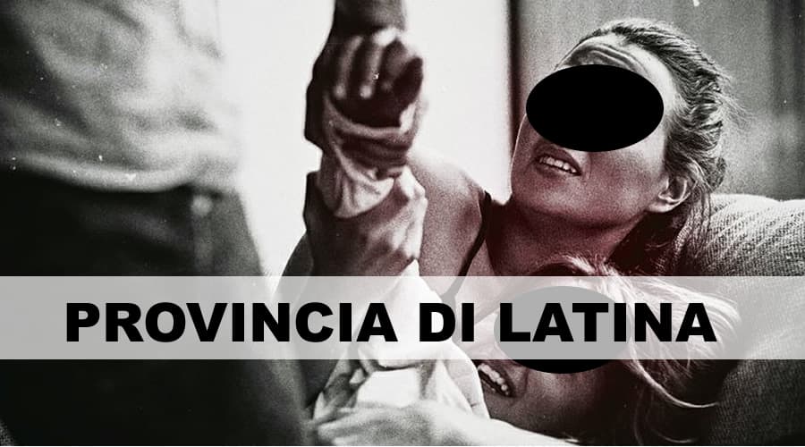 Scappa con la figlia rifugiandosi dai vicini. Il compagno scavalca il balcone e si frattura il piede. Arrestato