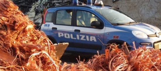 Agenti della Polizia di Stato fermano un furgone. Sequestrati 14 quintali di rame