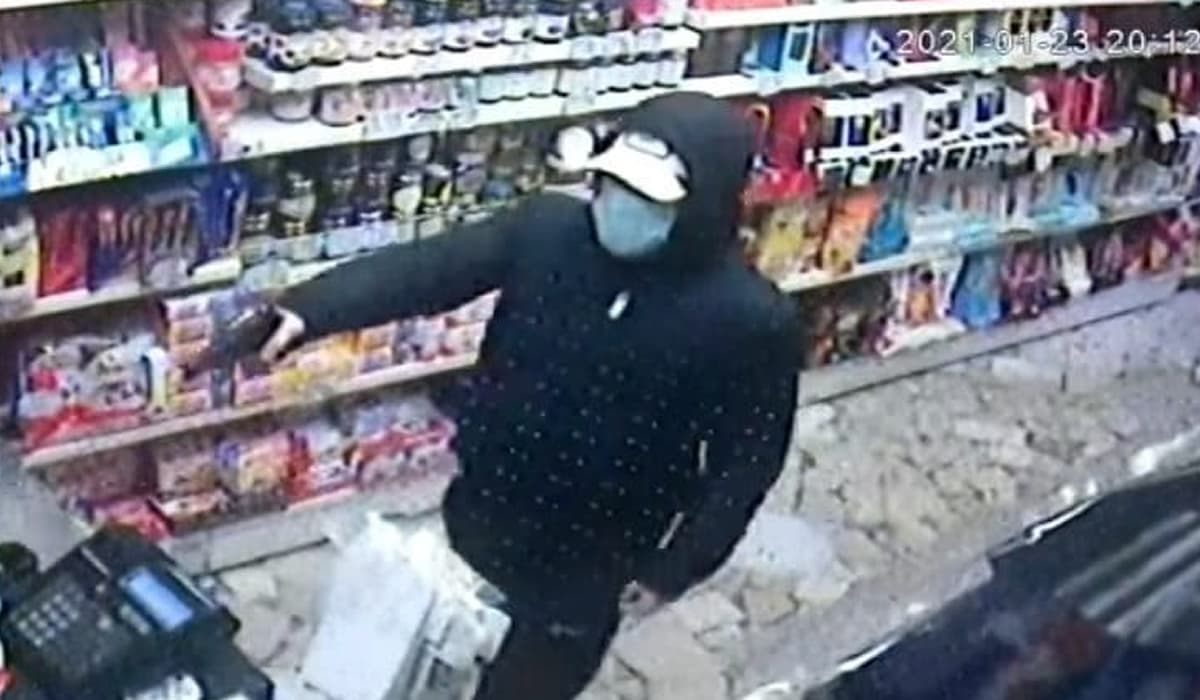 Rapinò un supermercato in Provincia di Latina. Evaso