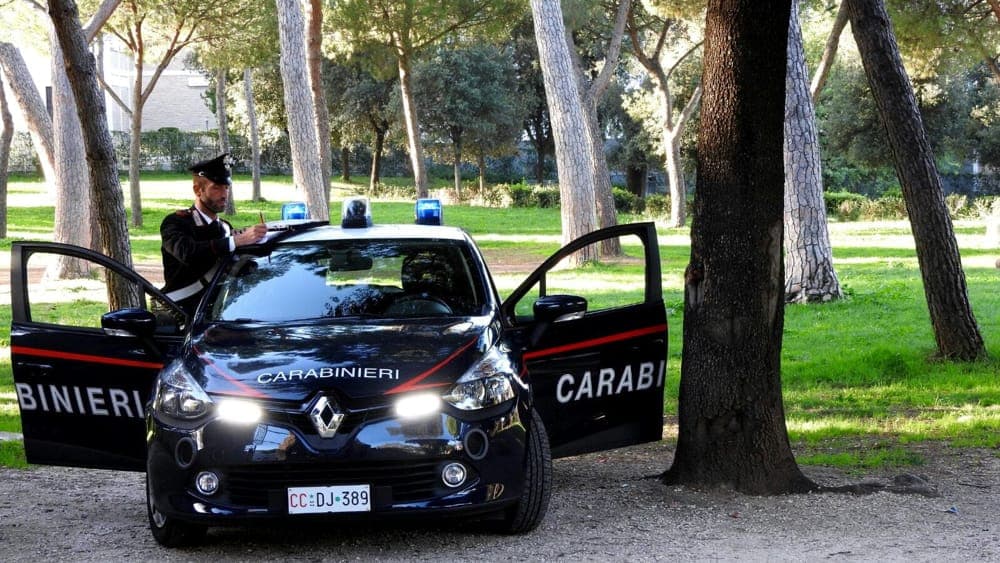 Itri - Doveva essere ai domiciliari ma era nel parco intento a fumare una sigaretta