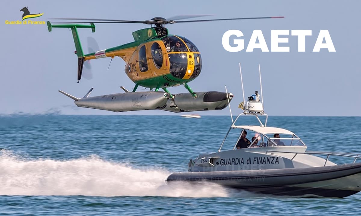 Gaeta - Esibizione Aeronavale per il 250° anniversario della Guardia di Finanza