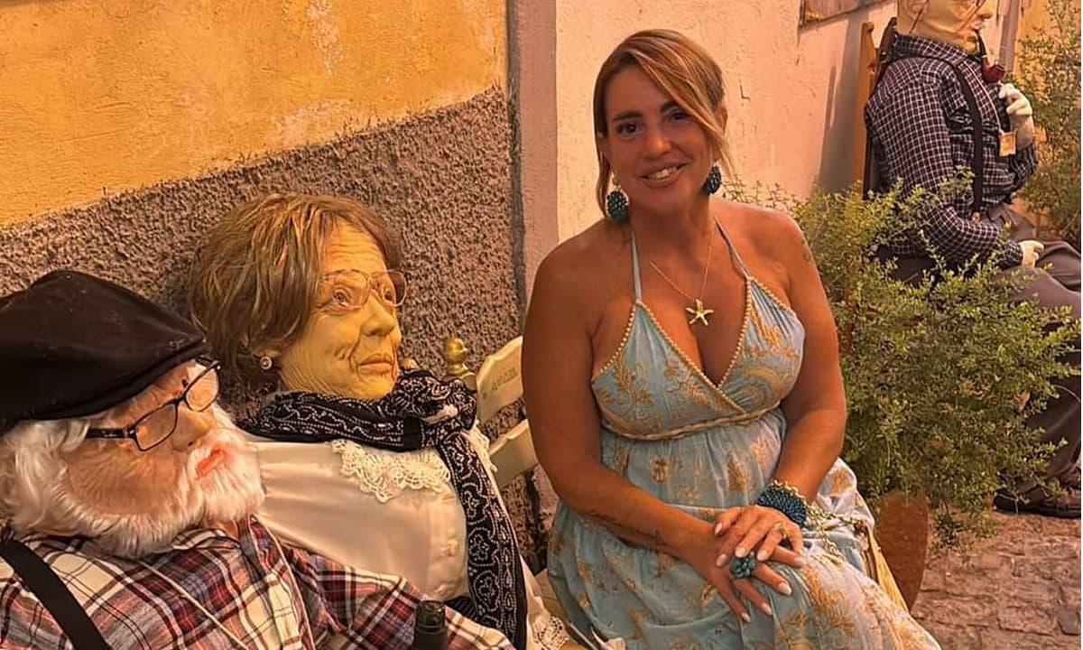 LA TIK TOKER SISSY TORNA IN VACANZA NEL GOLFO DI GAETA