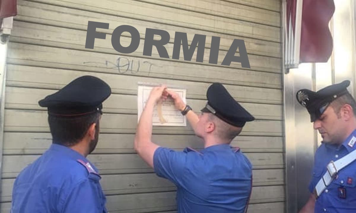 I Carabinieri chiudono un'attività a Formia elevando una pesante sanzione