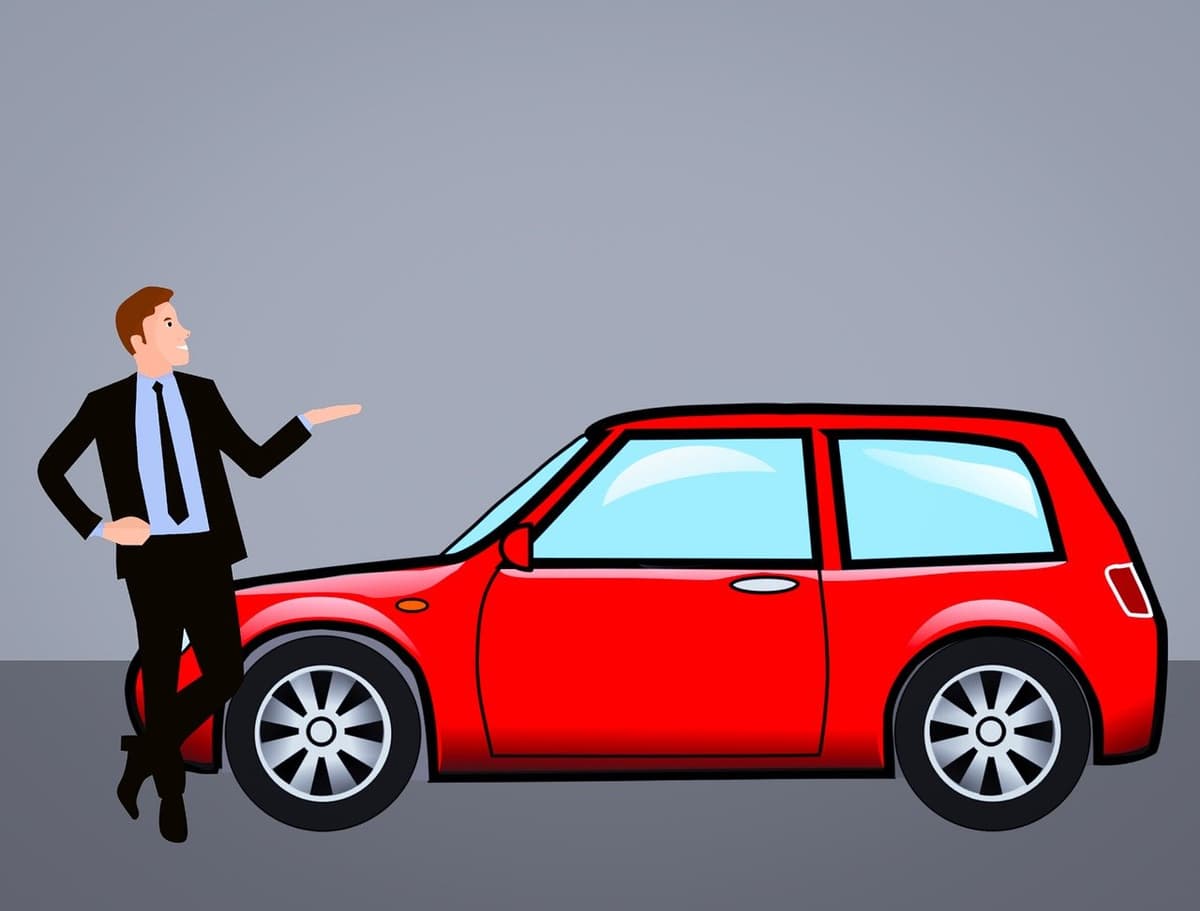 Vende l'auto ad un acquirente di Fondi, peccato che il mezzo in questione risultava provento di furto