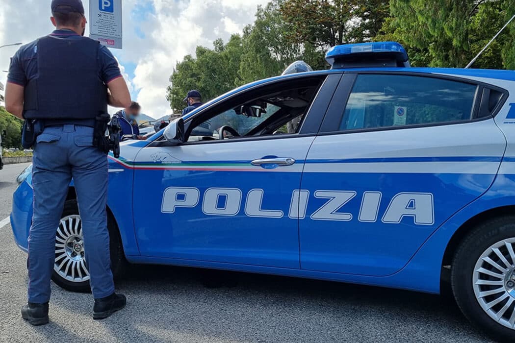 Trovato in possesso di 18.000 € in contanti cerca di ingannare gli Agenti fornendo false generalità