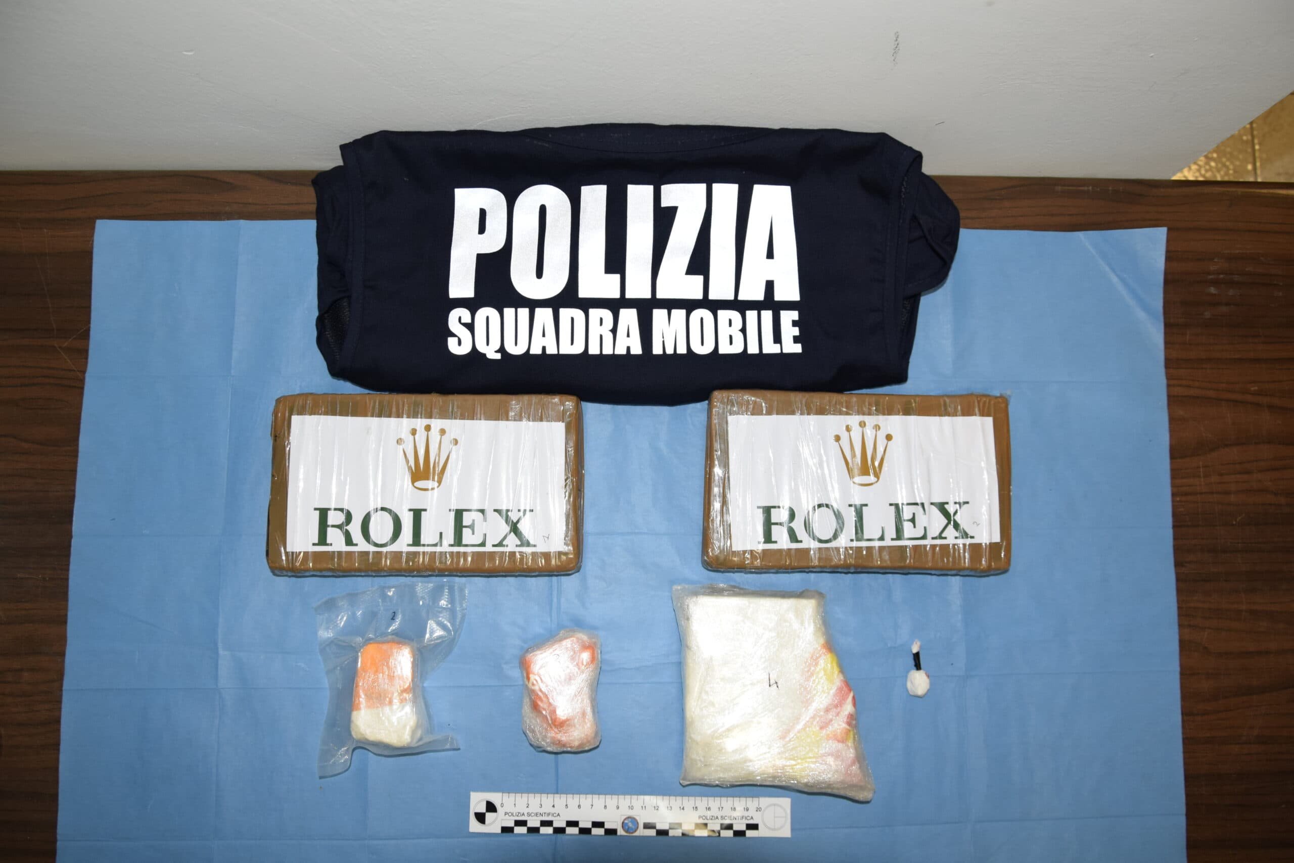 Cocaina “brandizzata” - La Polizia di Stato di Latina trae in arresto un uomo, trovato in possesso di tre kg di droga