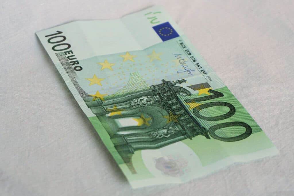 Il bonus Natale andrà anche ai genitori single