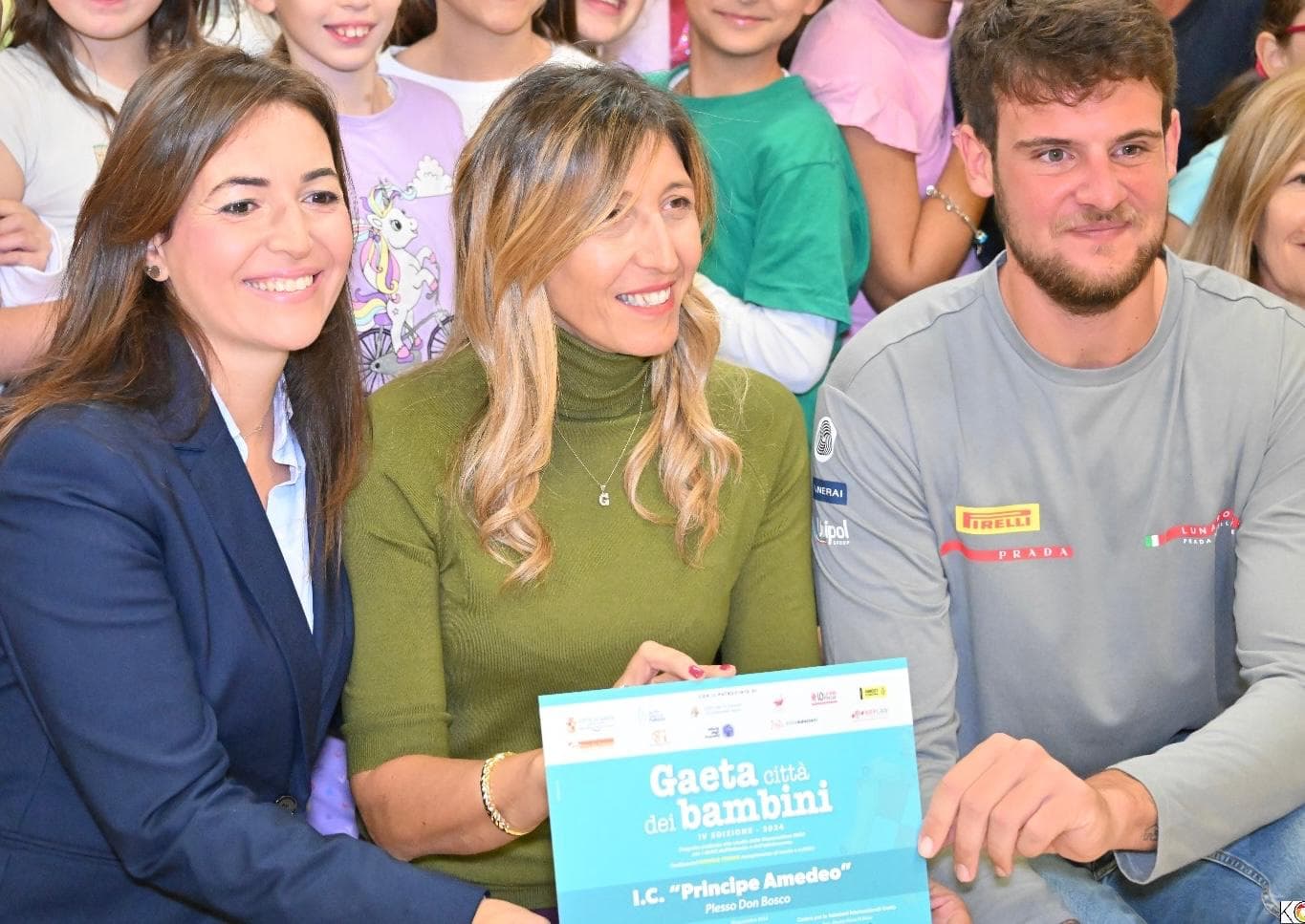 IL CENTRO ADOZIONI CELEBRA LA GIORNATA DELL’INFANZIA… CON UN OSPITE SPECIALE