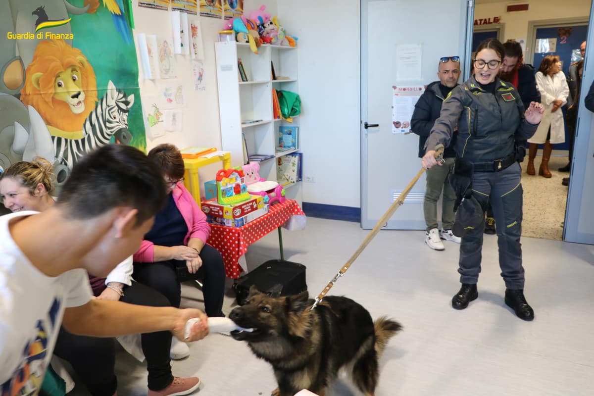 GDF LATINA: VISITA AI PICCOLI PAZIENTI DEL REPARTO PEDIATRIA DELL’OSPEDALE SANTA MARIA GORETTI DI LATINA