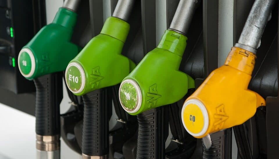 Benzina e gasolio in costante aumento