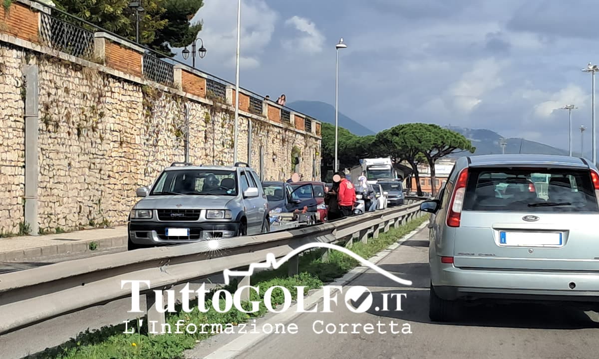 Formia, tamponamento all'altezza della Villa Comunale