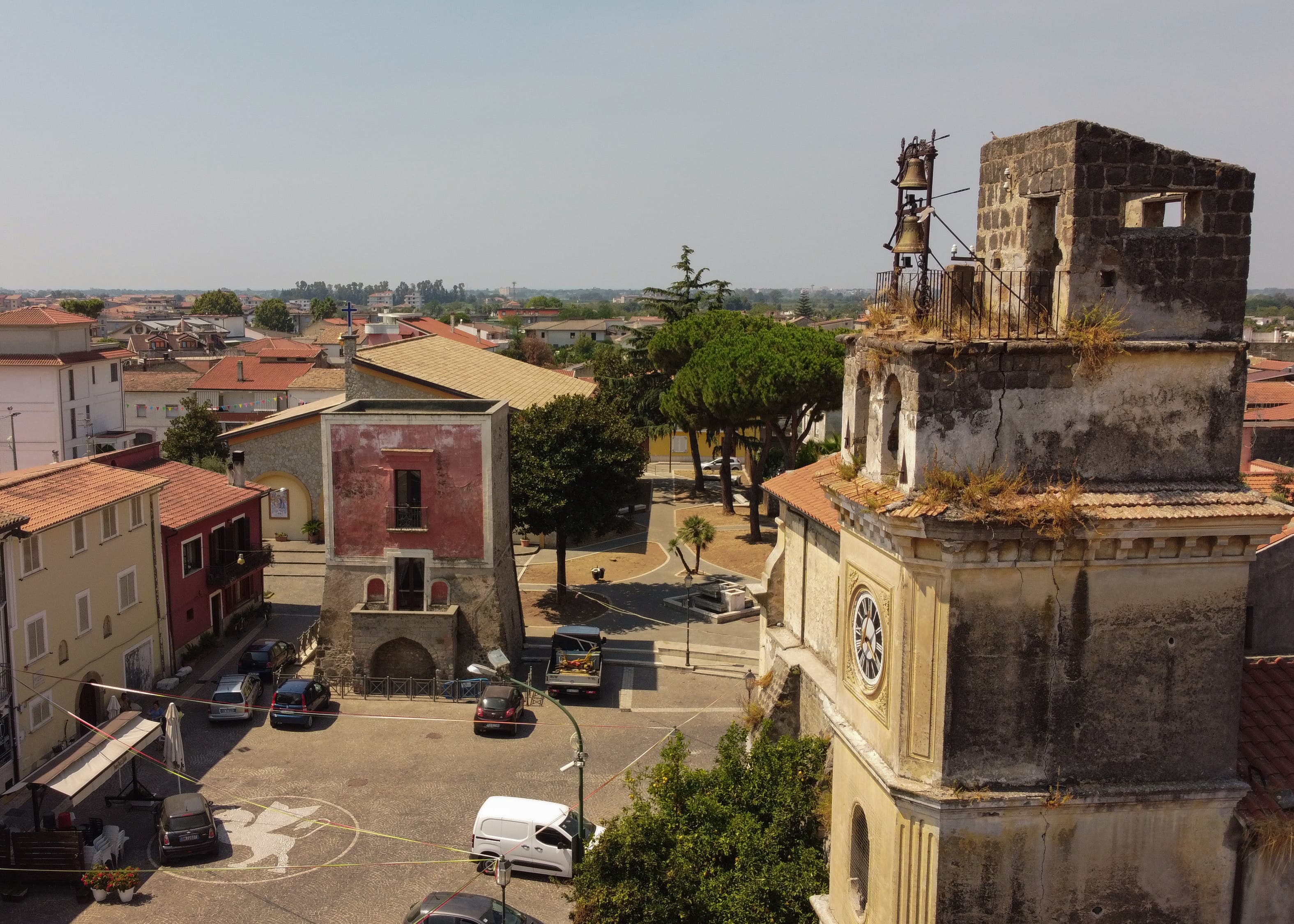 Cellole - Inizio dei lavori di valorizzazione del Centro Storico - Si parte dall’antico cancello del 1800