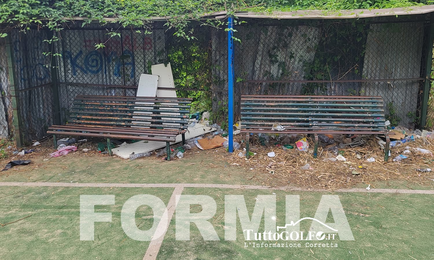 Formia, degrado del campetto dell'ex Colonia Di Donato. Esposto al Comando di Polizia Municipale