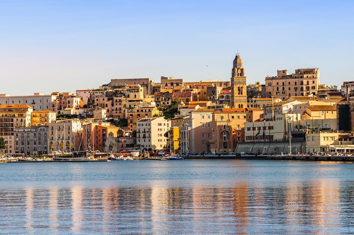 Gaeta Sociale: Uniti per la Storia, un Appello per il Waterfront di Gaeta Vecchia