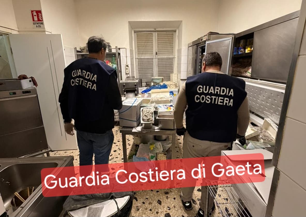 Guardia Costiera di Gaeta - Sequestrati 1050 kg di prodotti ittici, di cui 250 kg di difficile identificazione a causa del cattivo stato di conservazione