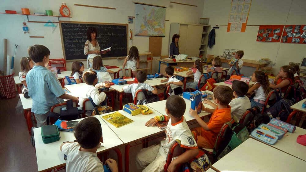 Classi pollaio e tutela dei diritti: proposta normativa per il superamento del sovraffollamento scolastico