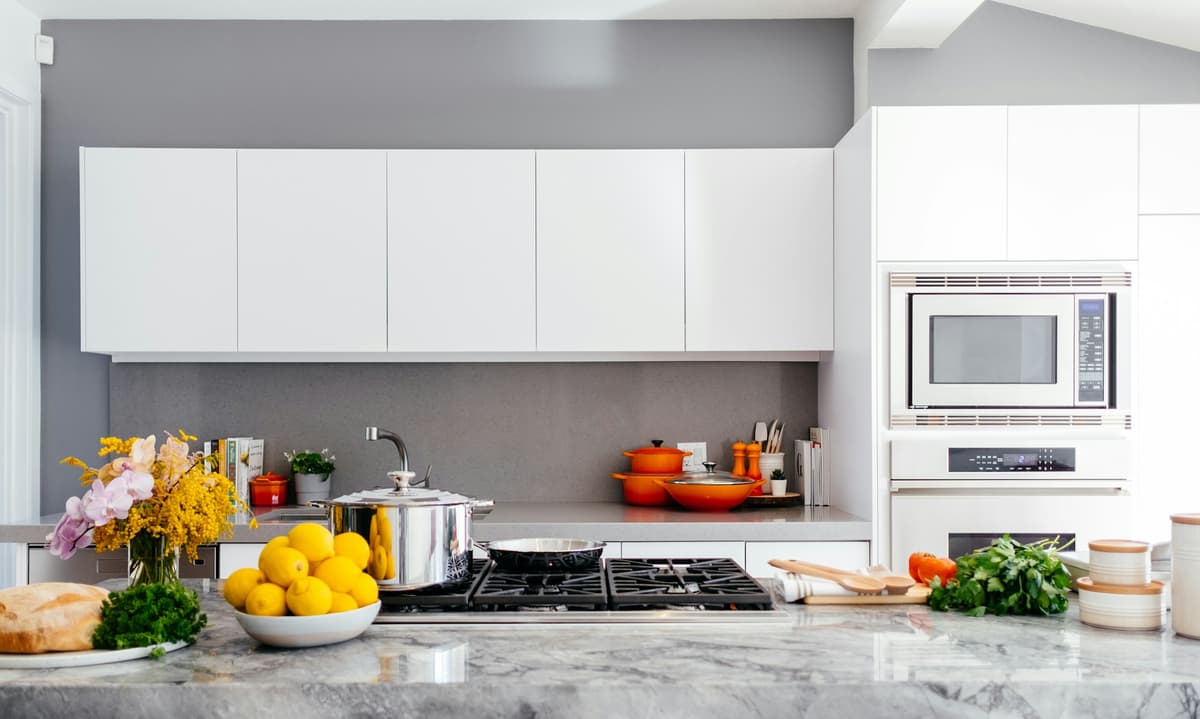 Meno sprechi in cucina: come abbassare i consumi di gas ed elettricità