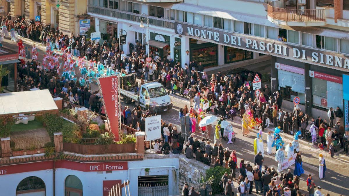 Carnevale Formiano 2026, 66° edizione: un vero trionfo di colori tradizioni e partecipazione popolare.