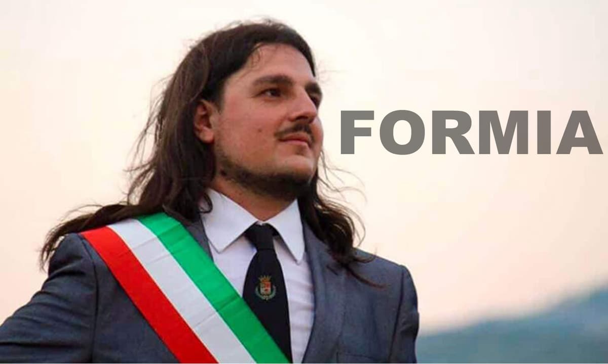 Formia - Il sindaco di Bacoli Josi Gerardo Della Ragione incontra Un'Altra Città