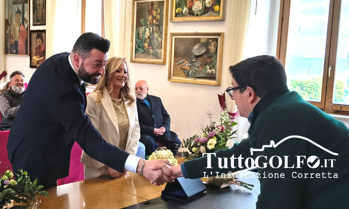 Formia, promessa d’amore in Comune: Fabio Pedagna e Luana Mingione dicono “sì” al loro futuro