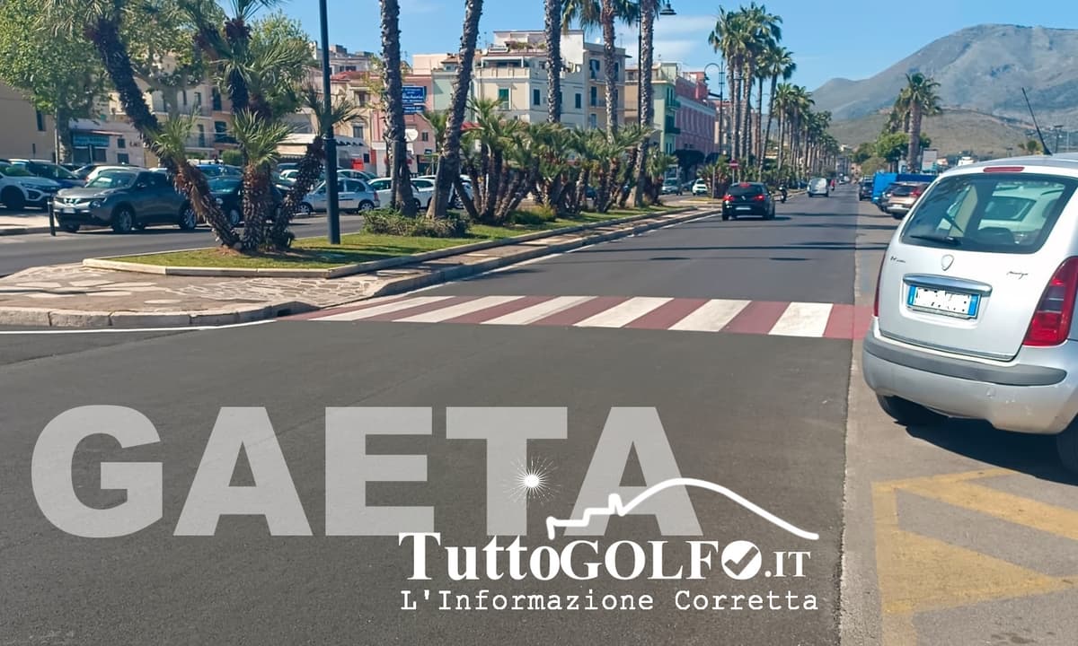 Gaeta - In corso un ampio intervento di rifacimento della segnaletica orizzontale sul Lungomare Caboto