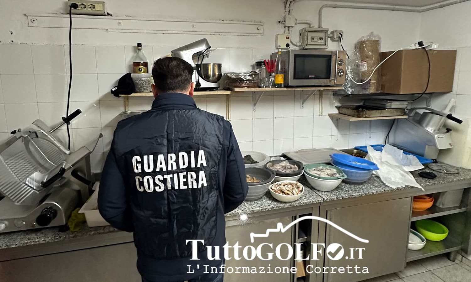 Guardia Costiera: Mense scolastiche nel mirino, sequestrati 20 kg di prodotto ittico. A Scauri sequestrate reti da pesca