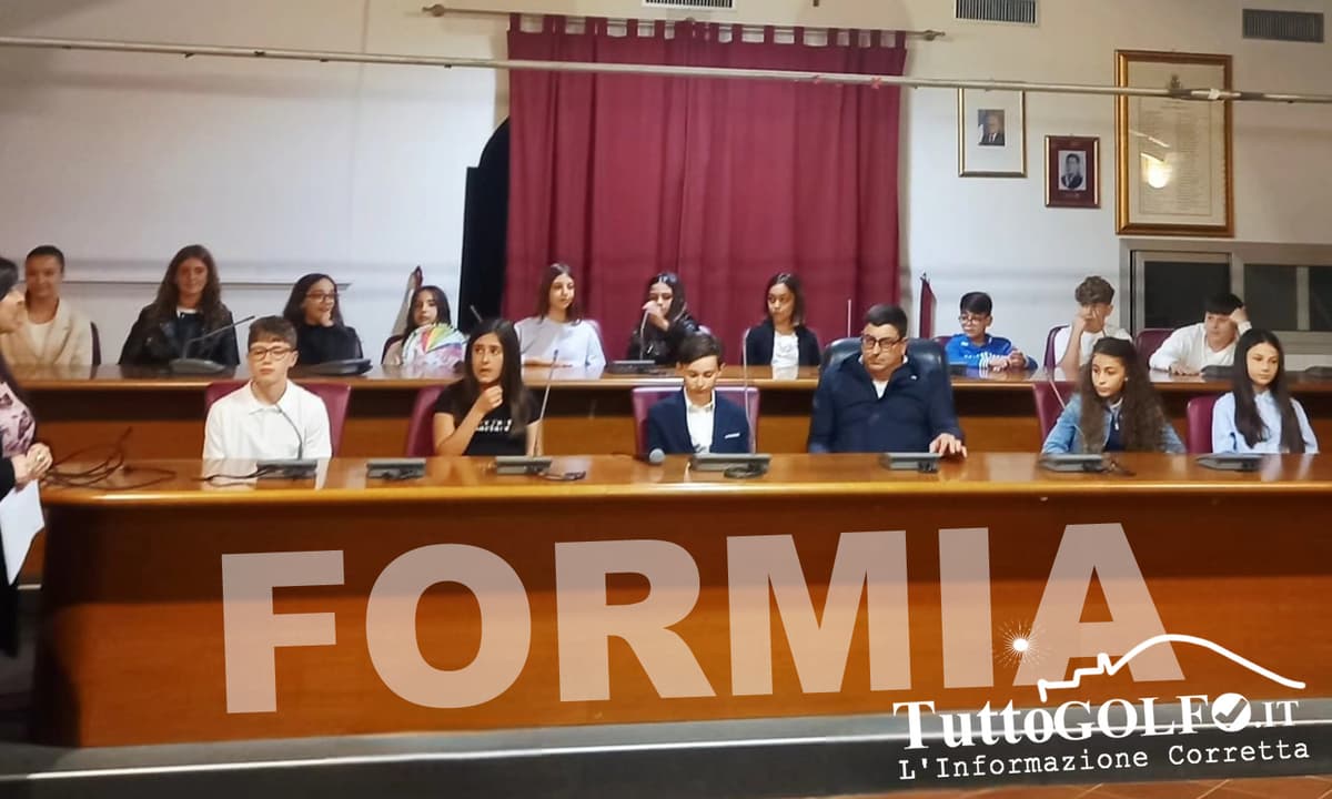 Formia - Il futuro è già qui: entusiasmo e idee dal Mini Consiglio Comunale