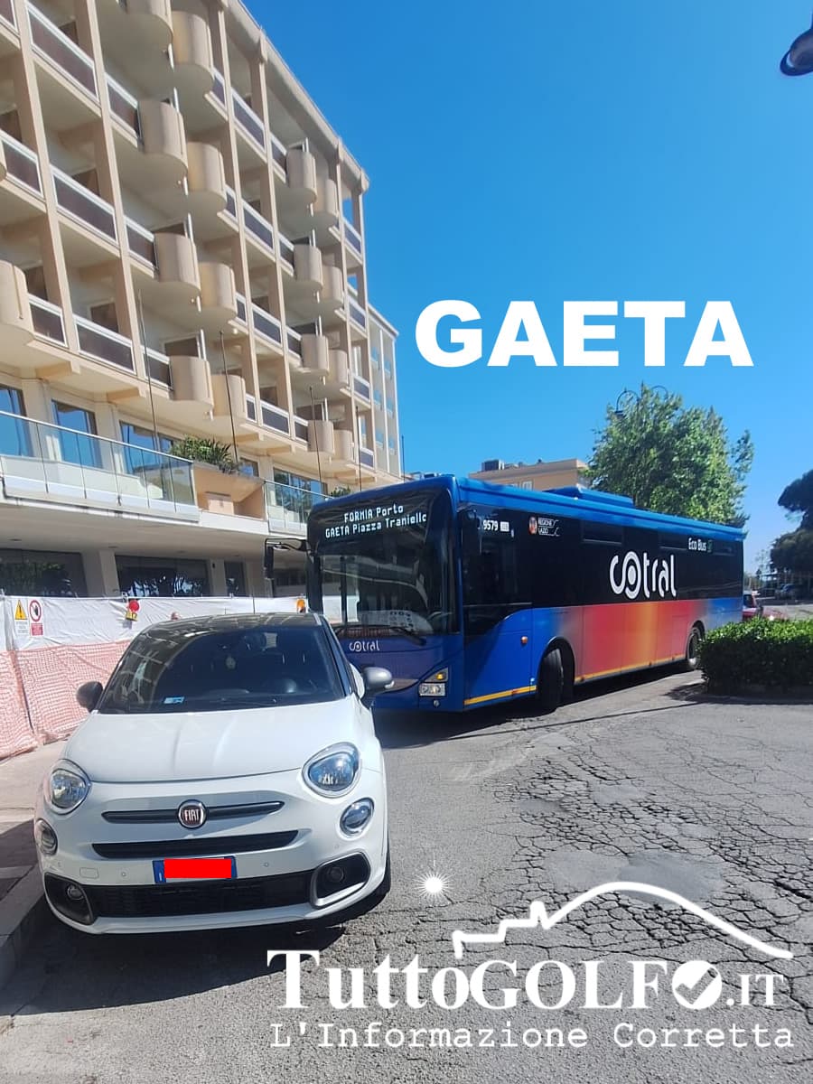 Gaeta, bus di linea bloccato a Serapo per il parcheggio selvaggio: interviene la Polizia Locale