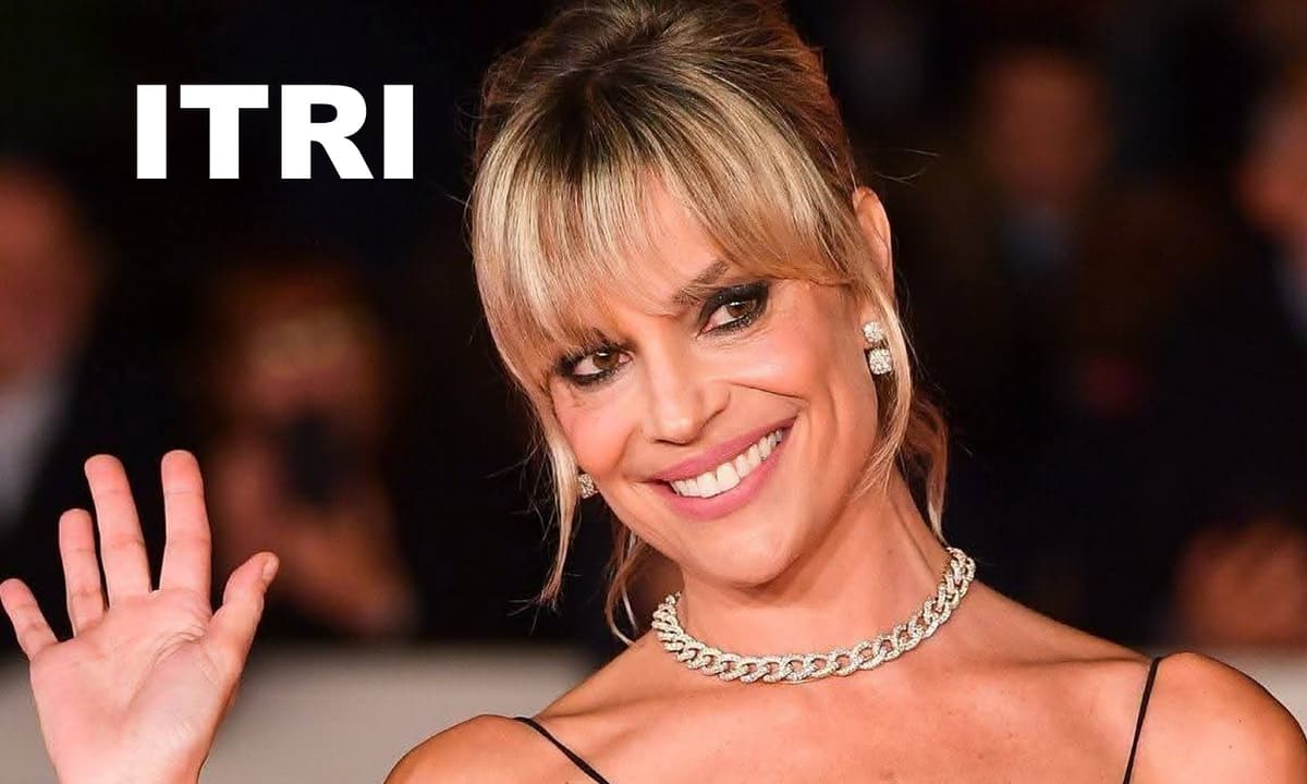 Micaela Ramazzotti a Itri per la prima di Krisis Summer Edition