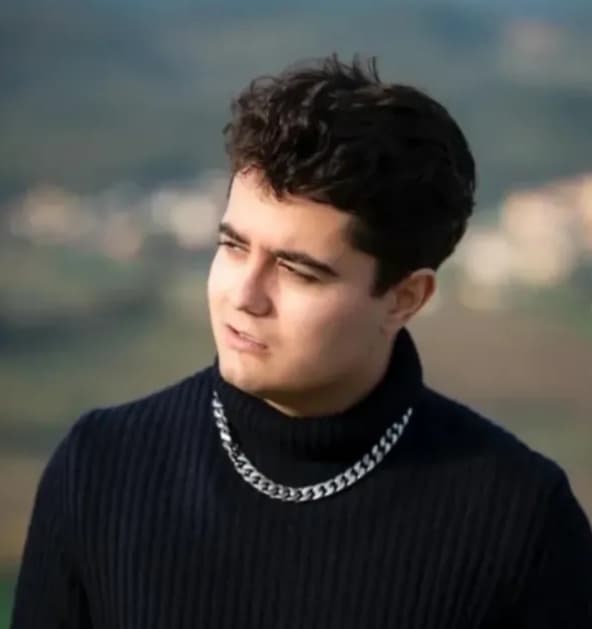 Dopo "Vita in frantumi", Firelight cambia passo con il nuovo singolo "Canzoni al vento"