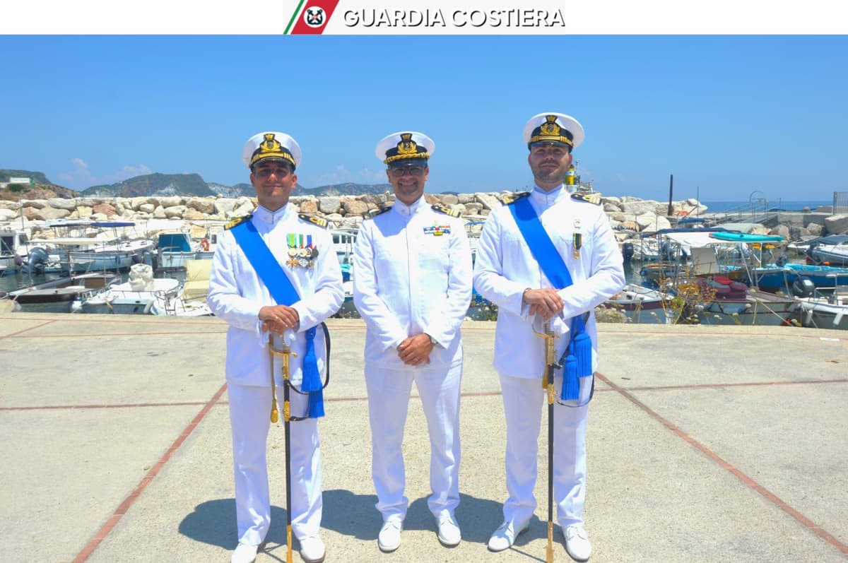 CAMBIO AL COMANDO DELLA GUARDIA COSTIERA DI PONZA: IL T.V. (CP)GIANLUCA CAPUTO SUBENTRA AL PARIGRADO NICOSIA