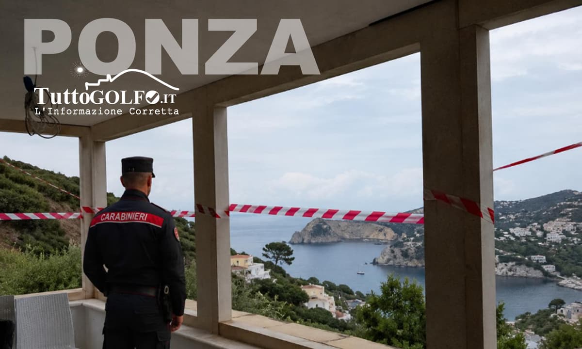 Ponza - Sopraelevazione abusiva in zona vincolata. I Carabinieri denunciano il proprietario e il committente dei lavori