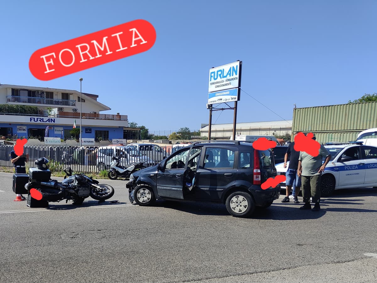 Formia, ancora un incidente ad Acqualonga: moto contro una Panda. Cresce l'attesa per la rotatoria