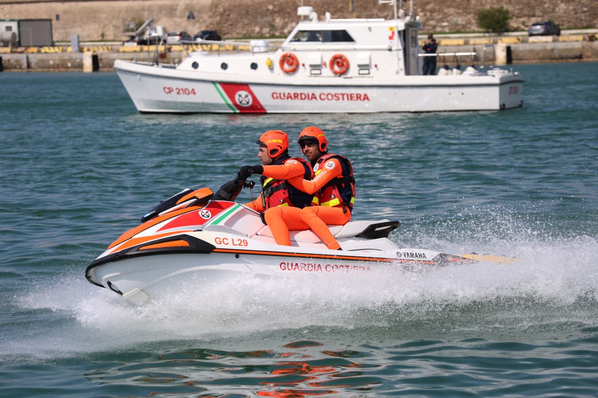 Gaeta - Bagnante disperso ritrovato e sequestri sulla spiaggia