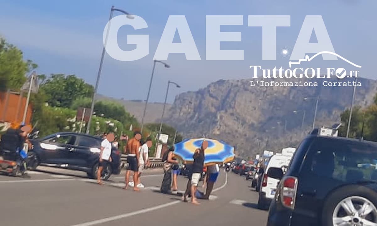 Gaeta, incidente a Sant’Agostino: giovane centauro cade sull’asfalto, passanti in suo aiuto sotto il sole