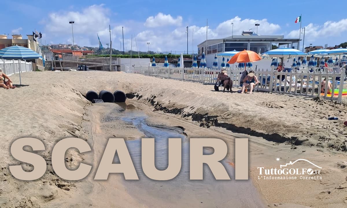 Scauri, foto della spiaggia libera scatena le polemiche: “Dov'è il Comune?”